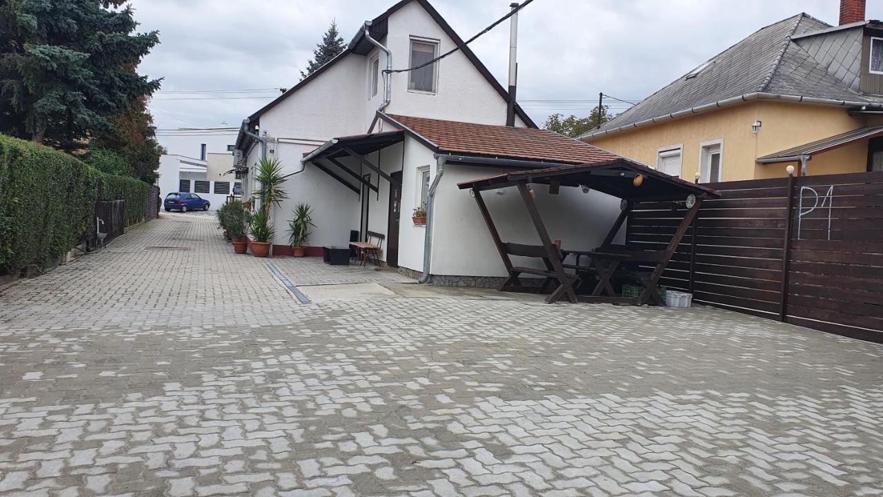 דירות Székesfehérvár Ruttkai Vendeghaz מראה חיצוני תמונה
