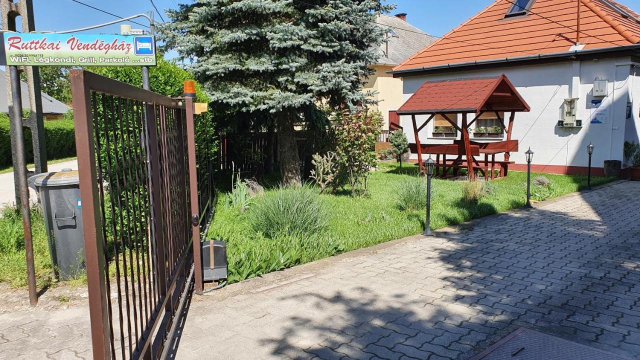 דירות Székesfehérvár Ruttkai Vendeghaz מראה חיצוני תמונה