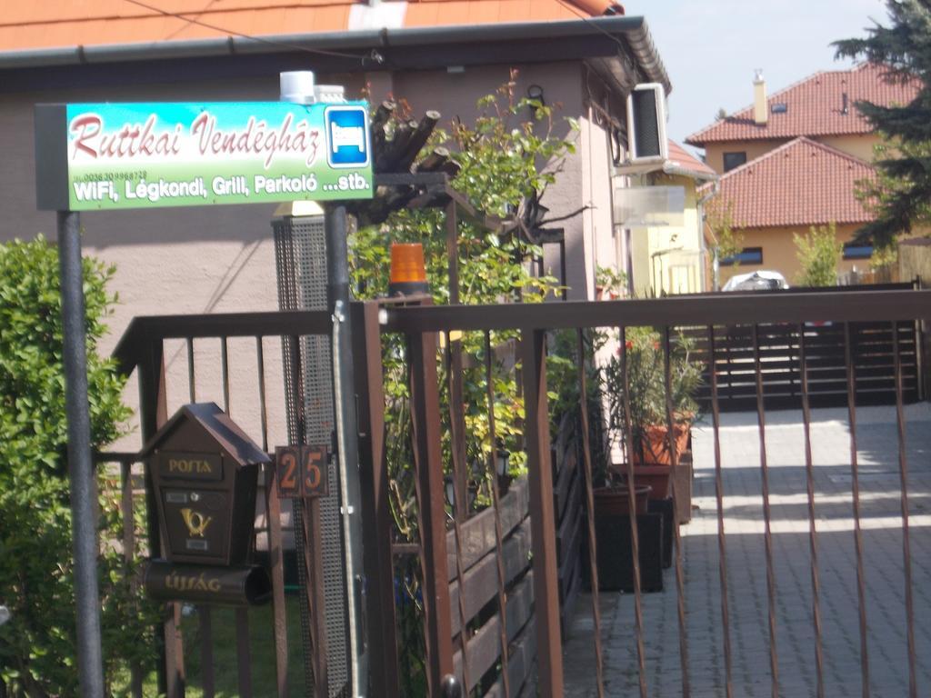 דירות Székesfehérvár Ruttkai Vendeghaz מראה חיצוני תמונה